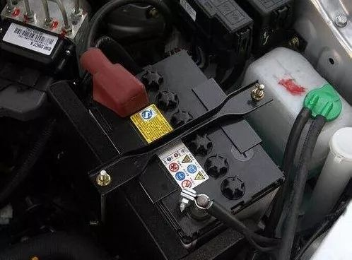 更换电瓶多少钱汽车 更换电瓶多少钱汽车