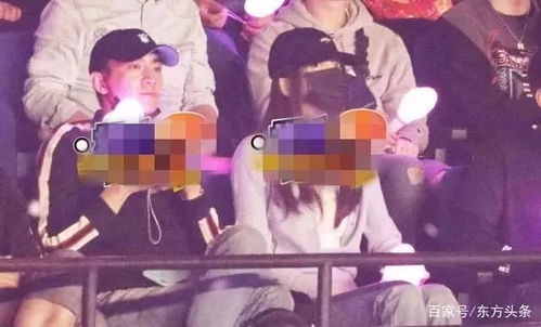 杨坤和美女同回酒店 疑新恋情曝光(杨坤与美女同回酒店,疑新恋情曝光) 杨坤和美女同回酒店 疑新恋情曝光(杨坤与美女同回酒店,疑新恋情曝光)