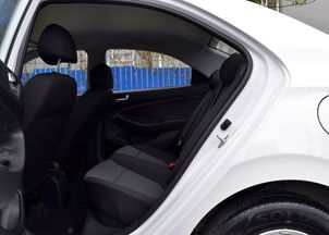 换汽车右侧玻璃多少钱呀(换汽车右侧玻璃的费用解析) 换汽车右侧玻璃多少钱呀(换汽车右侧玻璃的费用解析)